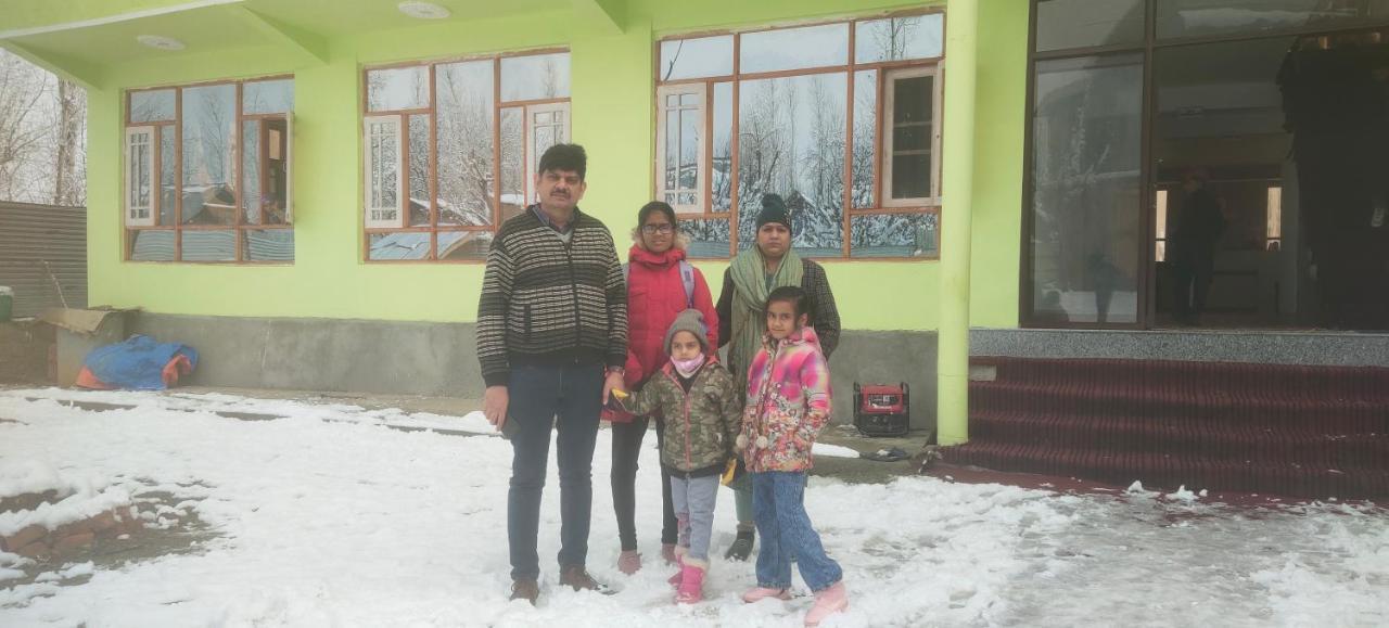 Hotel Gulmarg Residency, Kunzer Gulmarg Buitenkant foto
