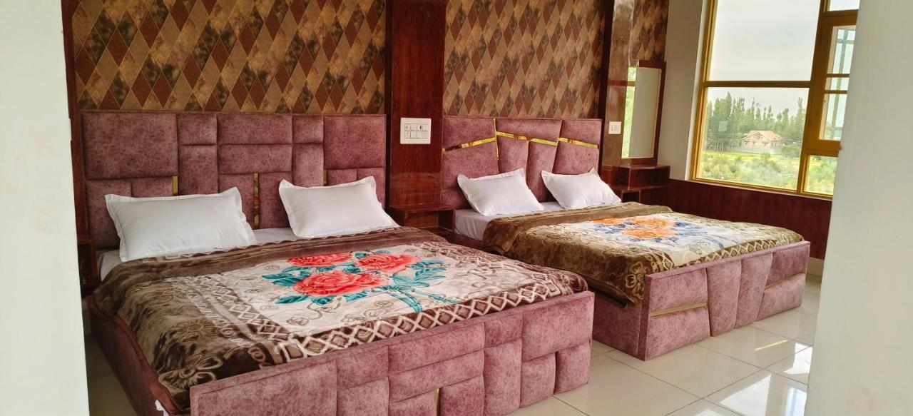 Hotel Gulmarg Residency, Kunzer Gulmarg Buitenkant foto