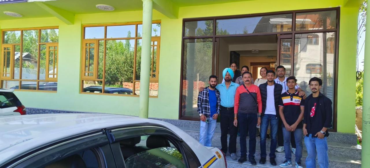 Hotel Gulmarg Residency, Kunzer Gulmarg Buitenkant foto