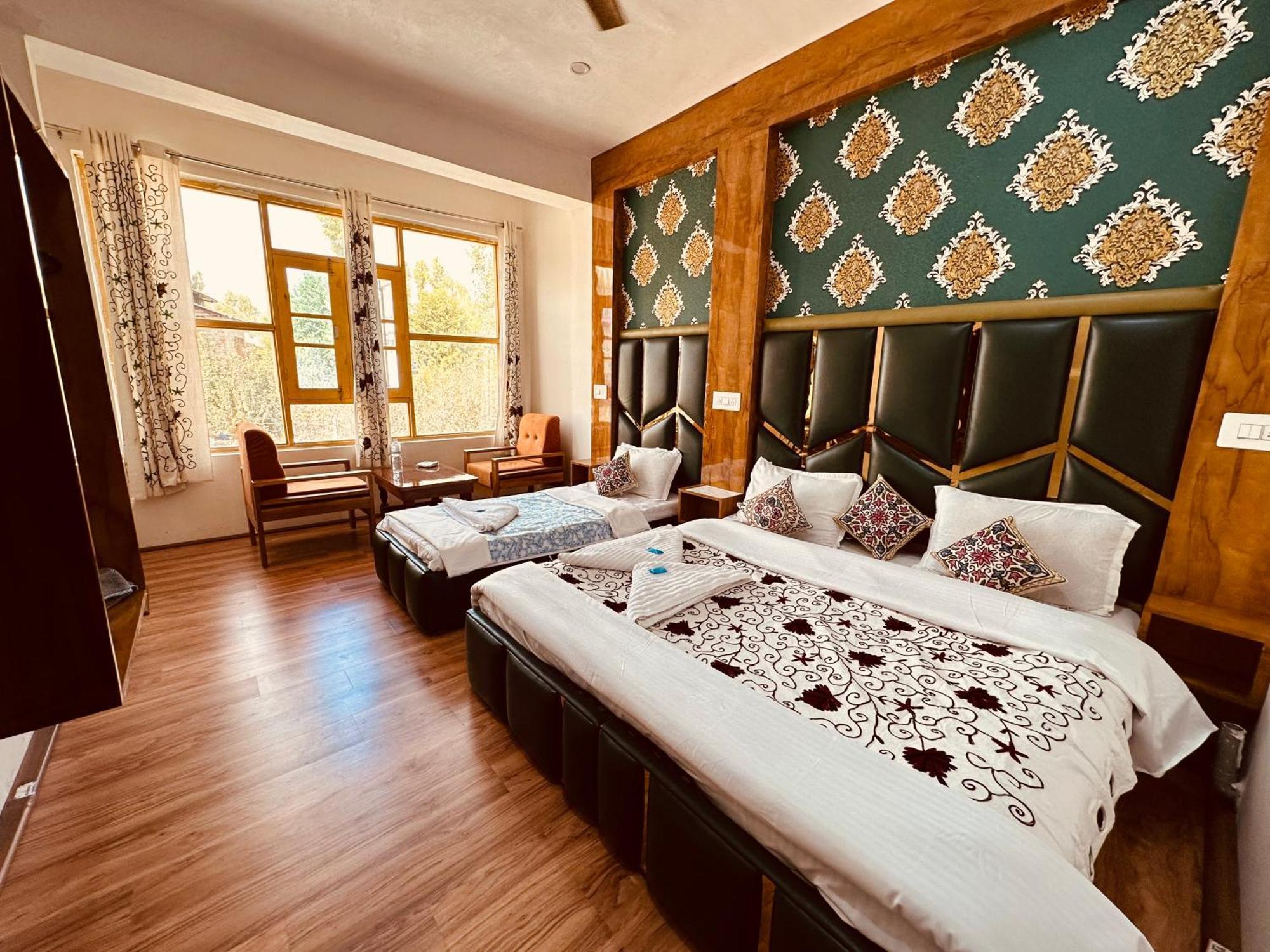 Hotel Gulmarg Residency, Kunzer Gulmarg Buitenkant foto