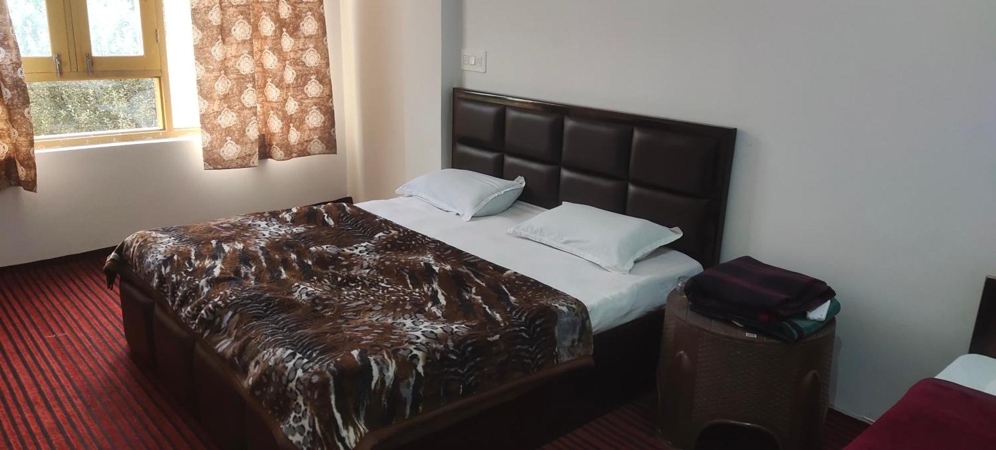 Hotel Gulmarg Residency, Kunzer Gulmarg Kamer foto